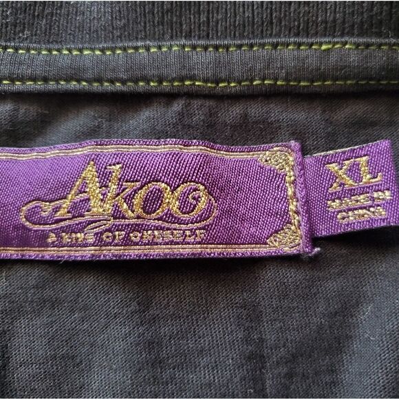 Akoo Men's Always Hunted Short Sleeve V-neck T-Shirt - Picture 5 of 5